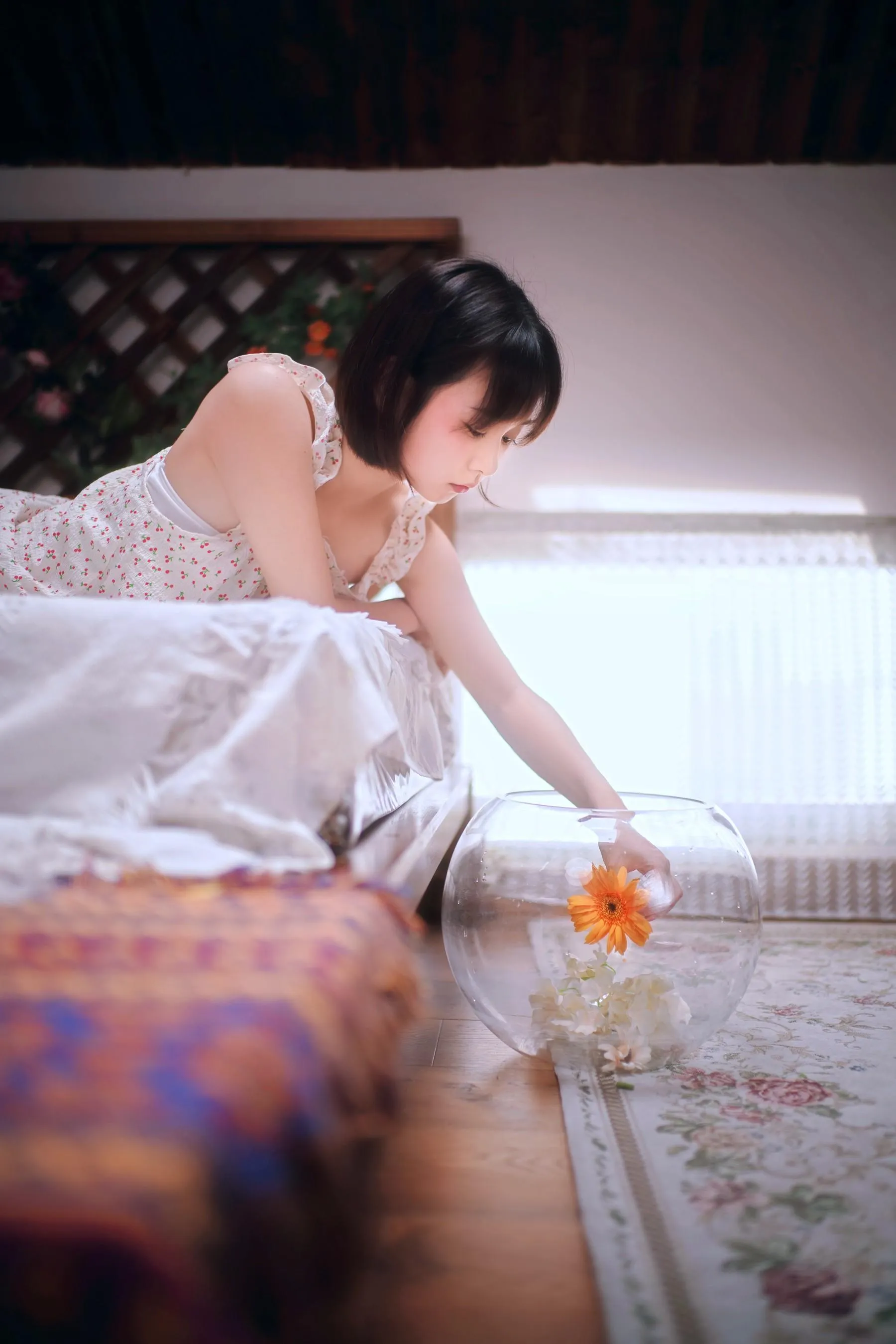[YITUYU艺图语]2022.08.06 疯狂的鱼缸是我的宇航服，我带上心爱的非洲菊去登月 小微[2881P／248MB] [29P]插图8